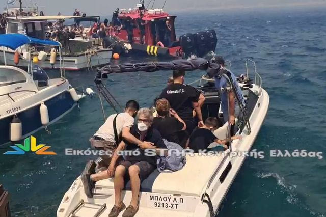 Φωτιά στην Βοιωτία: Εικόνες αποκάλυψης στο χωριό Καλαμάκι