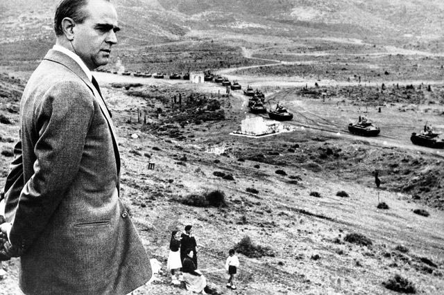 24 Ιουλίου 1974: Η μέρα που η Δημοκρατία επέστρεψε στην Ελλάδα