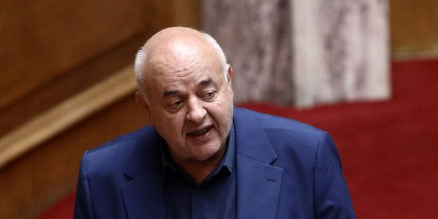 Καραθανασόπουλος: “Κόφτες” στις κοινωνικές δαπάνες, ασυλία στο κεφάλαιο
