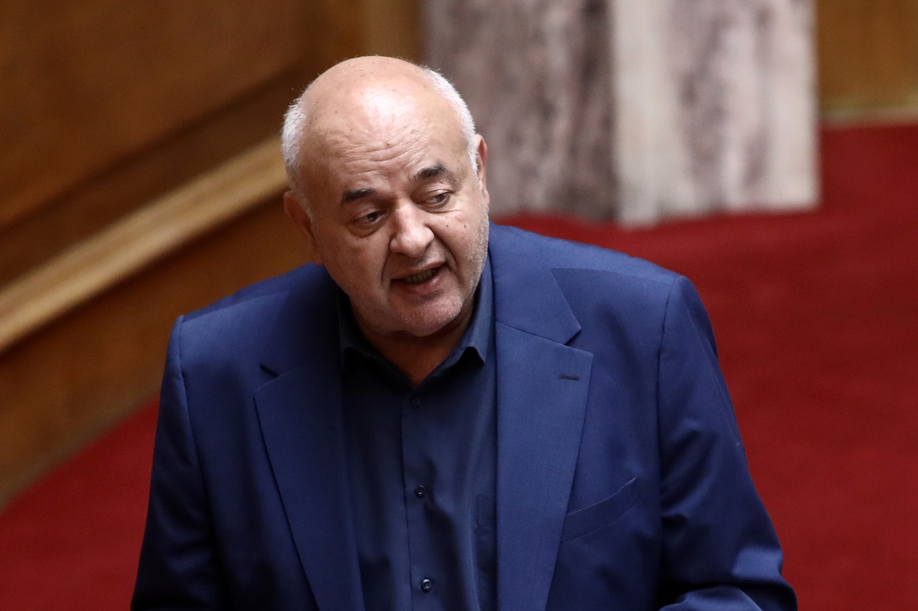 Καραθανασόπουλος: “Κόφτες” στις κοινωνικές δαπάνες, ασυλία στο κεφάλαιο