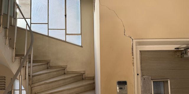 Κυψέλη: Μπήκαμε στα σπίτια με τις ρωγμές – Κραυγή αγωνίας από τους κατοίκους