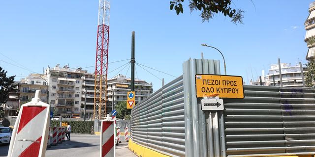 Εμφάνιση ρωγμών σε πολυκατοικίες στη Κυψέλη, στη περιοχή γύρω από το εργοτάξιο της επέκτασης της γραμμής 4 του Μετρό.