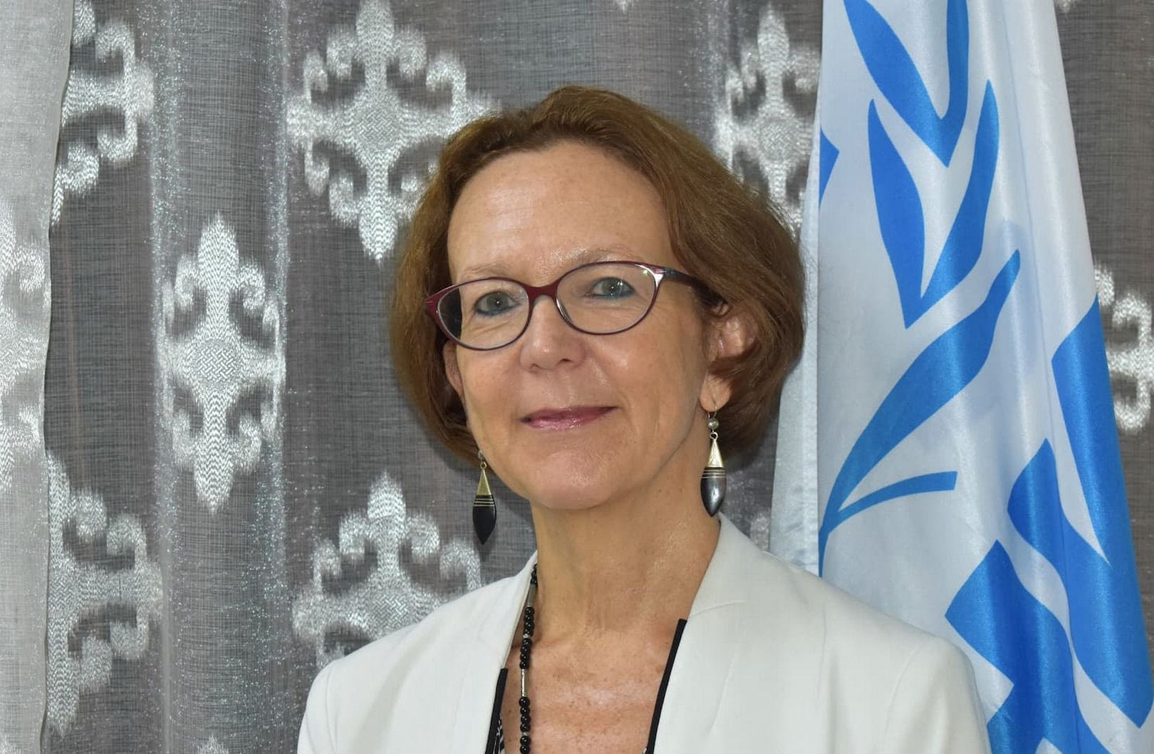 H Laura Lo Castro