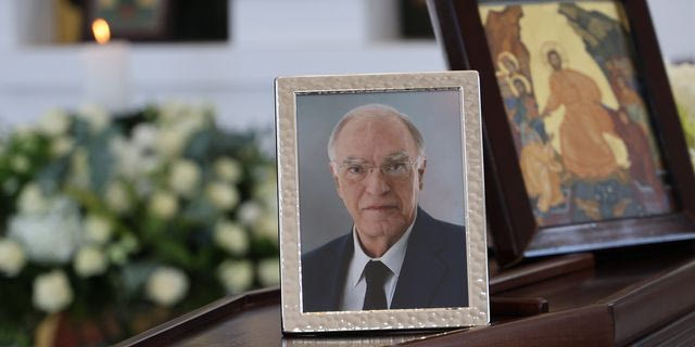 Το τελευταίο αντίο στον Βασίλη Λεβέντη – Τα συγκινητικά λόγια του γιου του