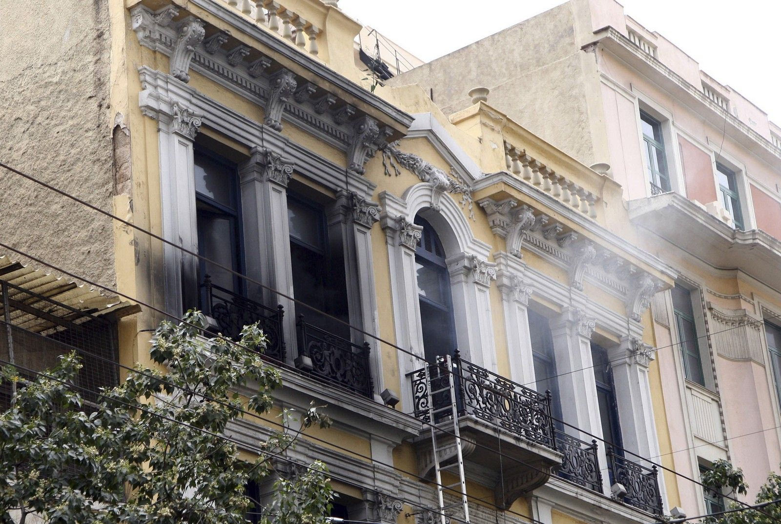 Δύο συλλήψεις για τον εμπρησμό στη Marfin το 2010