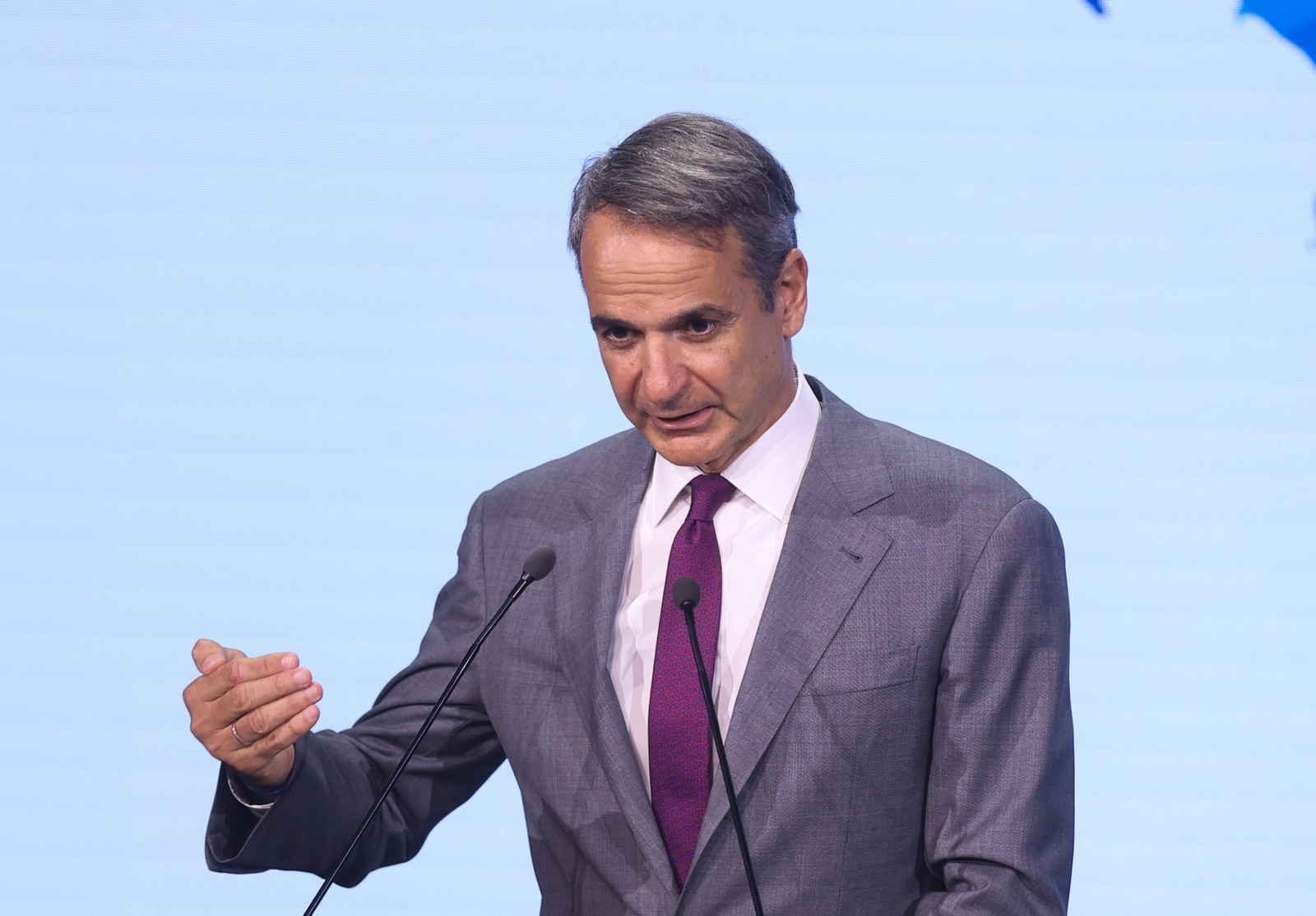 Επανακάμπτει η βιομηχανία στην κυβερνητική ατζέντα