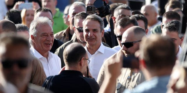 Μητσοτάκης: Ο κατώτατος μισθός θα ξεπεράσει τα 950 ευρώ πριν από τις εκλογές