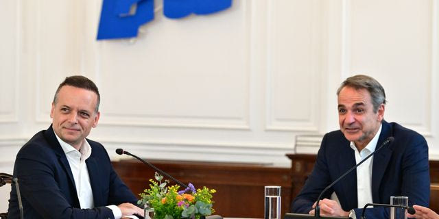 Μητσοτάκης- Δούκας συναντήθηκαν σε κλίμα… “θεσμικό”