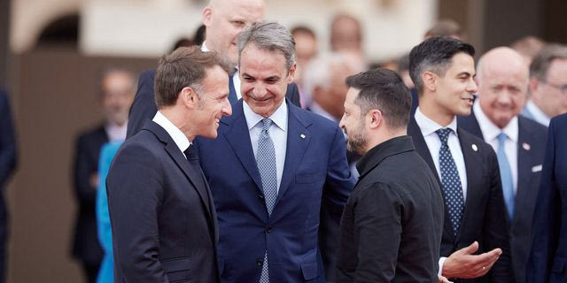 Στο Παρίσι ο Μητσοτάκης για τη συνάντηση της “Συμμαχίας των Προθύμων” για την Ουκρανία