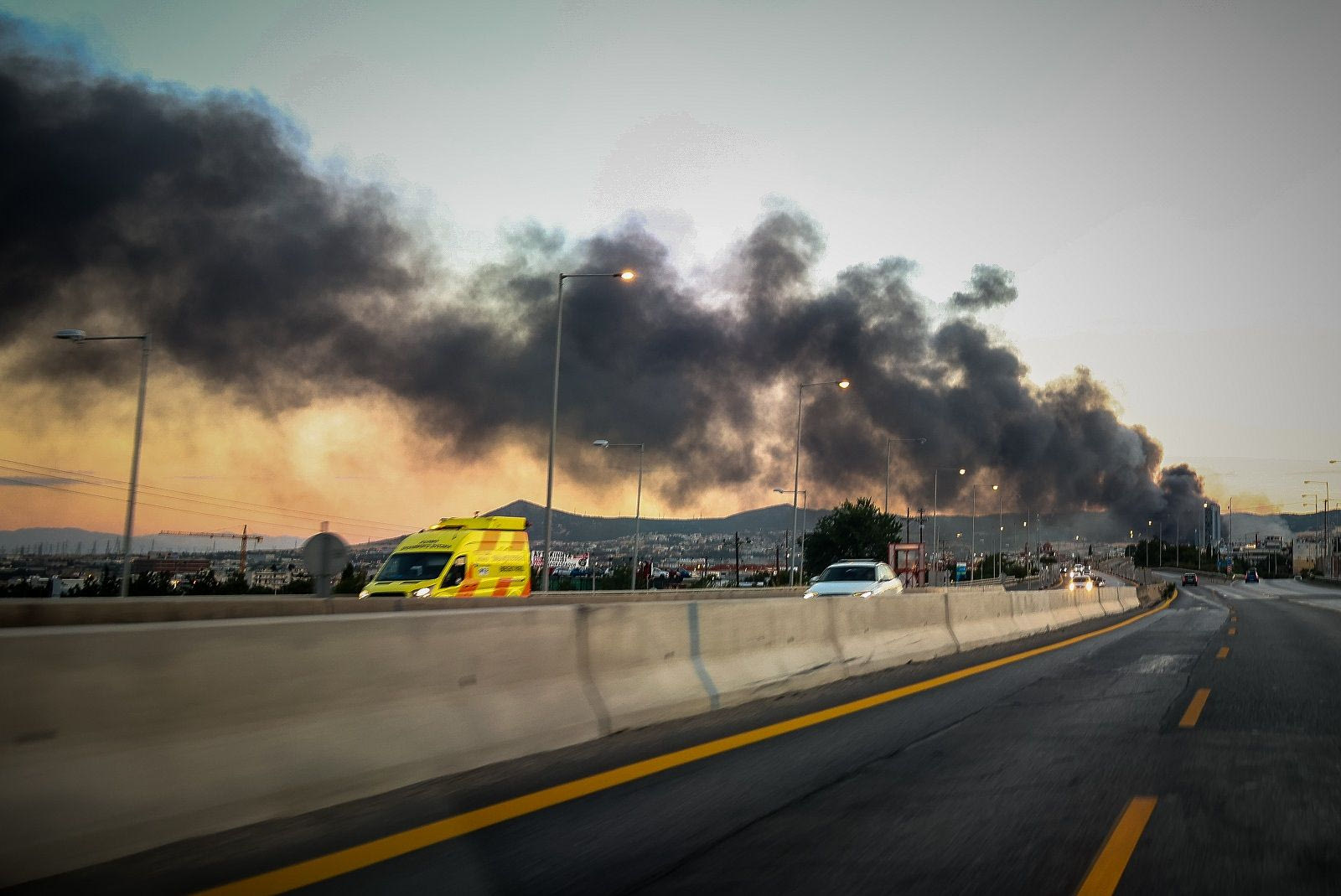 Ωραιόκαστρο: Μέχρι την Αττική και την Κόρινθο έφτασε το τοξικό νέφος