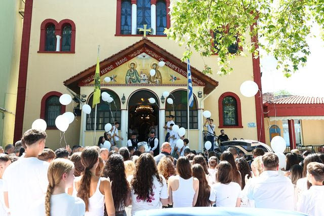 Θεσσαλονίκη: Θλίψη στην κηδεία της 15χρονης αθλήτριας του ΠΑΟΚ που σκοτώθηκε σε τροχαίο