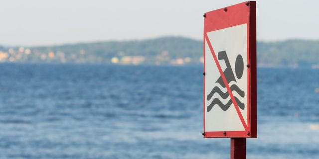 Υπουργείο Υγείας: Σε ποιες παραλίες της Αττικής απαγορεύεται η κολύμβηση