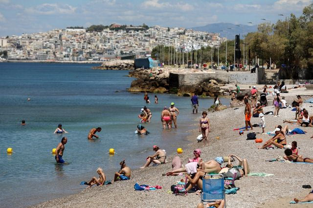 Καύσωνας 72 ωρών σε όλη τη χώρα – Οι περιοχές που βρίσκονται στο “κόκκινο”