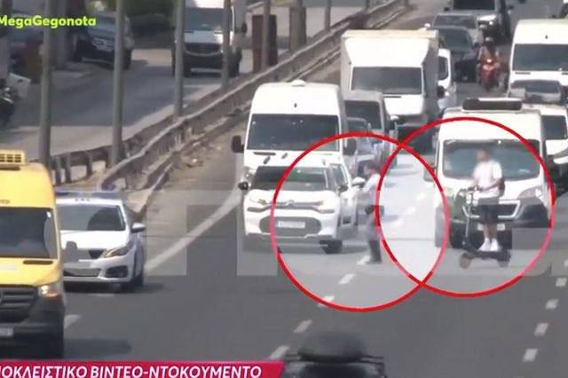 Οδηγός με πατίνι εγκλωβίστηκε στη Λ. Κηφισού – Βίντεο ντοκουμέντο
