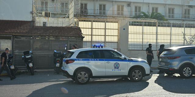 Σε χάρτινο ποτήρι παρέλαβε τη χειροβομβίδα ο Αιγύπτιος – Μυστήριο ο στόχος της επίθεσης