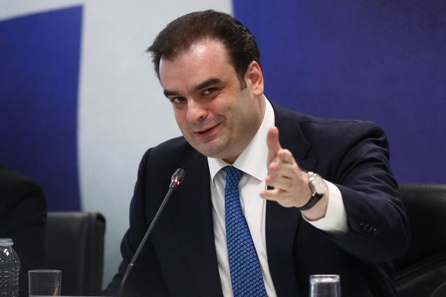 Politico: Η τολμηρή πρόταση Πιερρακάκη για να γεμίσουν τα ταμεία της ΕΕ