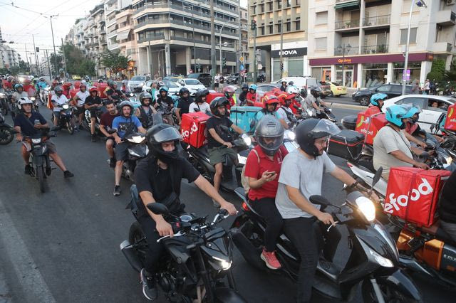 ”Κόκκινη κάρτα” από τους διανομείς φαγητού – Στάση εργασίας την ώρα του τελικού του Μουντιάλ
