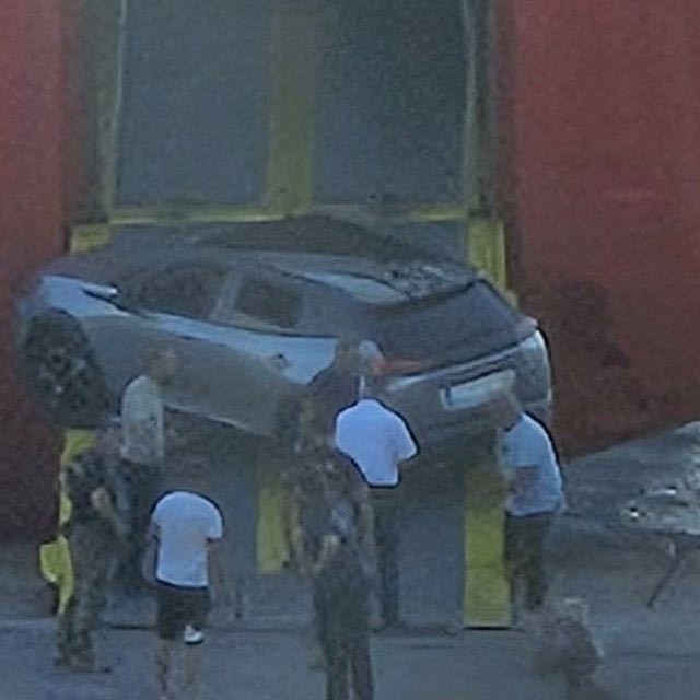 Ραφήνα: Αυτοκίνητο σφήνωσε στον καταπέλτη πλοίου