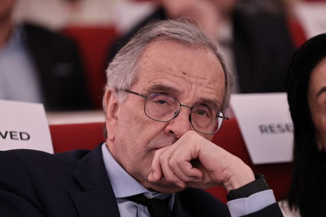 Το “μαρτύριο της σταγόνας” για τη ΝΔ με το κόμμα Σαμαρά
