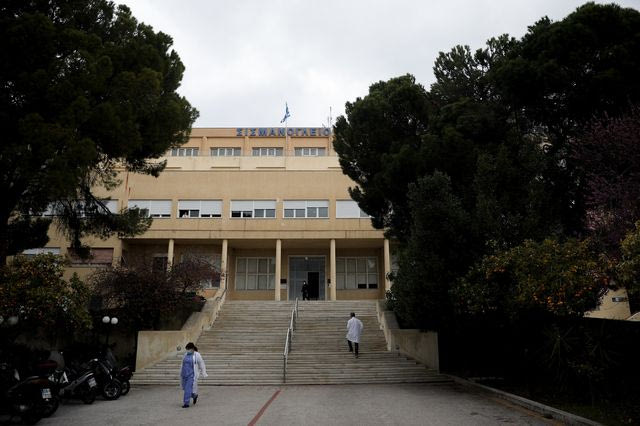 Φωτιά στο Σισμανόγλειο: “Τρέξαμε να σωθούμε, ο διάδρομος είχε γεμίσει καπνό”