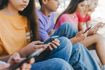 Social media για τους κάτω των 15 – Γιατί η απαγόρευση θα μείνει στα λόγια
