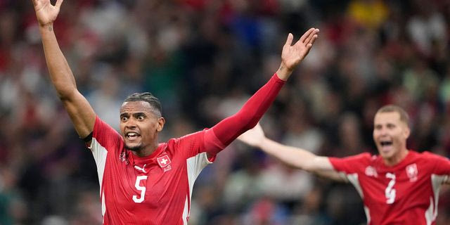 Ελβετία – Αλγερία 2-0: Οι Εμπολό και Εντόι έκαναν τη δουλειά και οι Ευρωπαίοι πέταξαν στους 16