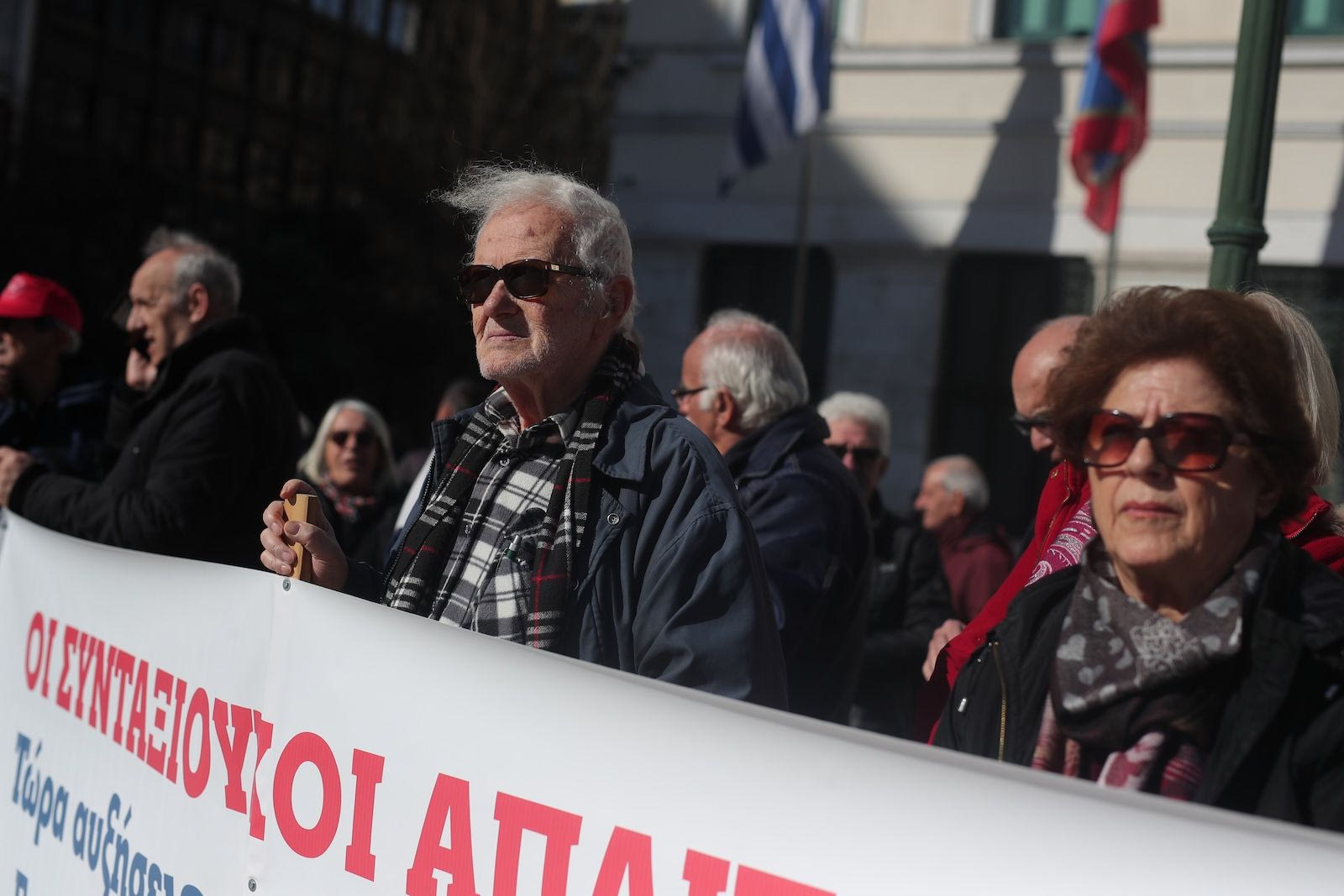 Καταργείται η περικοπή συντάξεων χηρείας