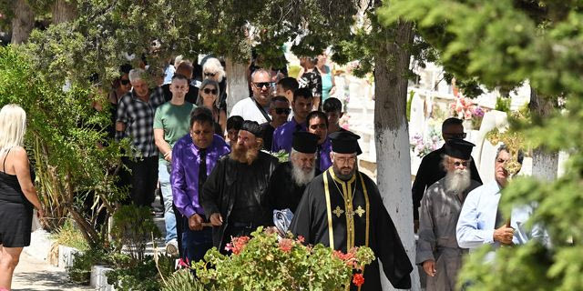 Σύρος: Σε κλίμα οδύνης το τελευταίο “αντίο” στην διασώστρια