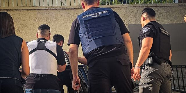 Σύρος: Την χτύπησε με το μαχαίρι που έτρωγε – Τι είπε ο 41χρονος στην απολογία του