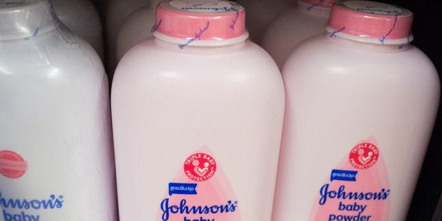 Johnson & Johnson: Δίνει 5,5 δισ. για να αποσυρθούν οι αγωγές που συνδέουν το βρεφικό ταλκ με καρκίνο
