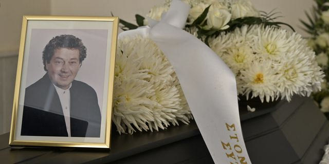 Το τελευταίο αντίο στον “Ταμτάκο” – Σε κλίμα συγκίνησης η κηδεία του Μιχάλη Μόσιου