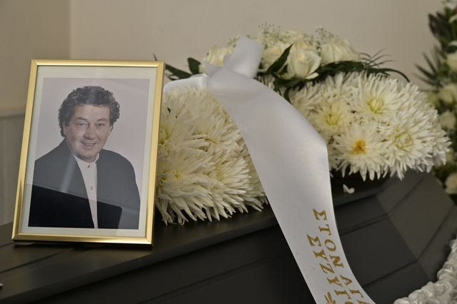 Το τελευταίο αντίο στον “Ταμτάκο” – Σε κλίμα συγκίνησης η κηδεία του Μιχάλη Μόσιου
