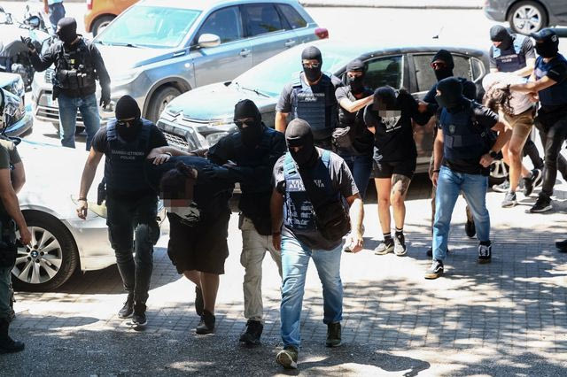 Στα δικαστήριαοι κατηγορούμενοι για τις εμπρηστικές επιθέσεις και τη δολοφονία της Βάγιας Νέστορα στη Θεσσαλονίκη.