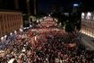 “Ποτάμι οργής” στα Τίρανα κατά του σχεδίου Κούσνερ – Η μεγαλύτερη διαδήλωση των “Ροζ Φλαμίνγκο”
