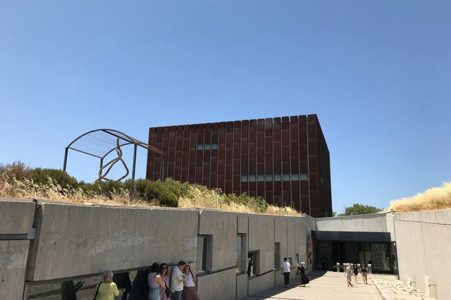 Μετά την Οδύσσεια του Nolan πήγαμε στην Τροία - Για τη θυσία της Πολυξένης