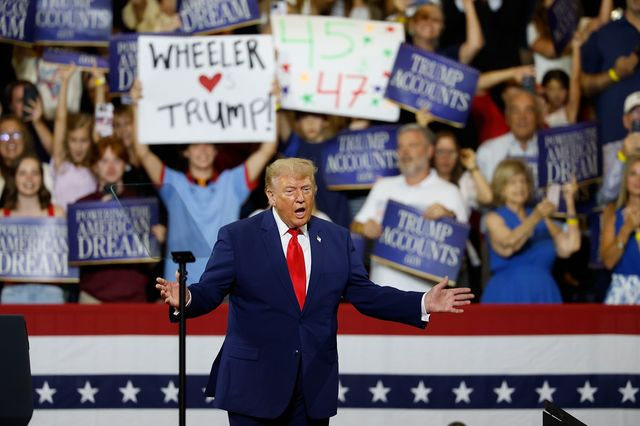 Τραμπ: “Δεν χρειαζόμαστε το Ορμούζ, αλλά δεν θα επιτρέψουμε στο Ιράν να έχει πυρηνικά”
