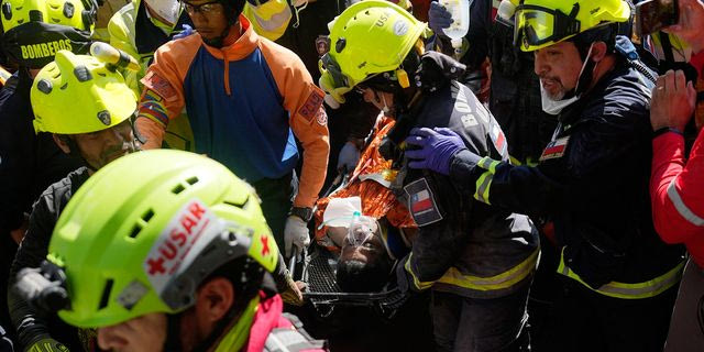 Θαύμα στα συντρίμμια της Βενεζουέλας – Ανασύρθηκε ζωντανός οκτώ μέρες μετά τον σεισμό