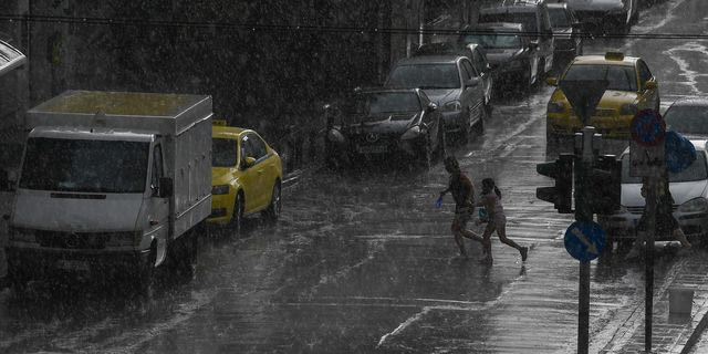 Πού θα “χτυπήσουν” οι ισχυρές καταιγίδες – Πορτοκαλί προειδοποίηση για την Αττική