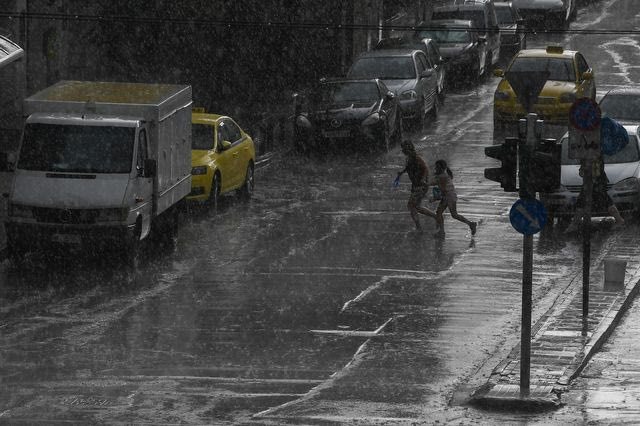 Πού θα “χτυπήσουν” οι ισχυρές καταιγίδες – Πορτοκαλί προειδοποίηση για την Αττική