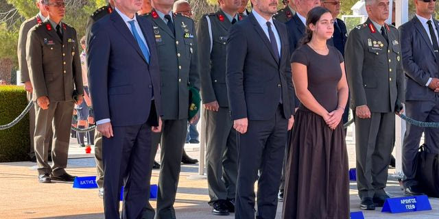 Χατζηδάκης από Κύπρο: “Απόλυτος στόχος η επανένωση του νησιού”