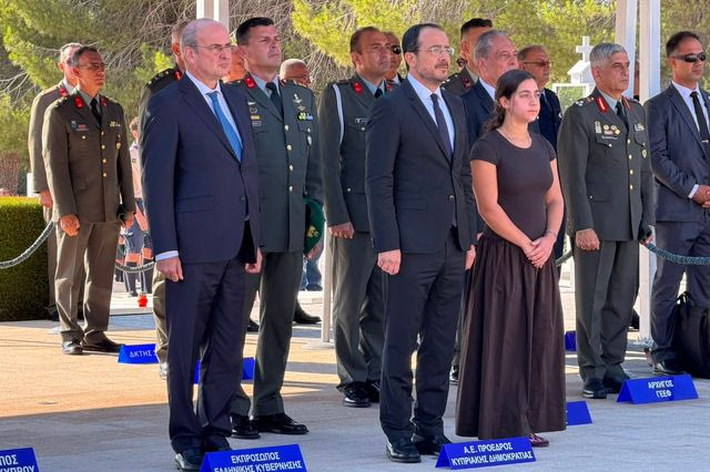 Χατζηδάκης από Κύπρο: “Απόλυτος στόχος η επανένωση του νησιού”
