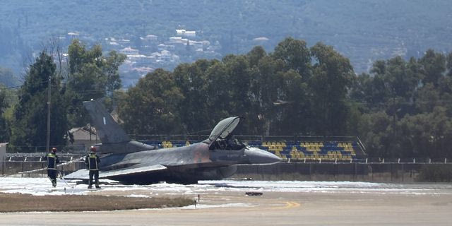 Ζάκυνθος: Η στιγμή της αναγκαστικής προσγείωσης του F16 – “Τυλίχτηκε στις φλόγες”