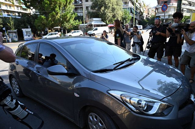 ΜΕΤΑΓΩΓΗ ΣΤΟΝ ΑΝΑΚΡΙΤΗ ΤΟΥ 26ΧΡΟΝΟΥ ΑΦΓΑΝΟΥ ΠΟΥ ΚΑΤΗΓΟΡΕΙΤΑΙ ΓΙΑ ΤΗΝ ΔΟΛΟΦΟΝΙΑ ΤΗΣ 38ΧΡΟΝΗΣ ΒΡΕΤΑΝΙΔΑΣ ΠΟΥ ΒΡΕΘΗΚΕ ΣΕ ΒΑΛΙΤΣΑ ΣΤΗΝ ΚΥΨΕΛΗ