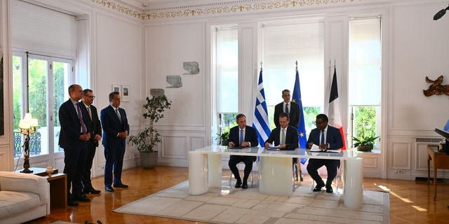 Γαλλική “χείρα βοηθείας” για το καλώδιο Ελλάδας – Κύπρου