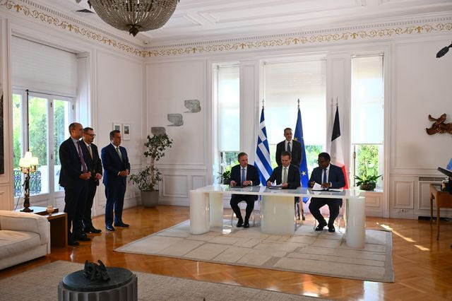 Γαλλική “χείρα βοηθείας” για το καλώδιο Ελλάδας – Κύπρου