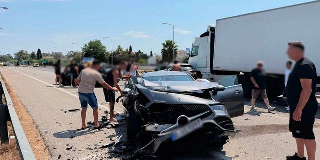 Πρέβεζα: Σοβαρό τροχαίο με 8 τραυματίες στην υποθαλάσσια Ακτίου – Σύγκρουση φορτηγού με τρία ΙΧ
