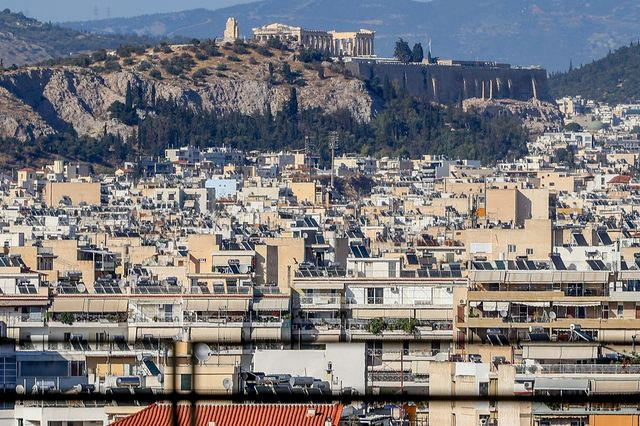 Νοικοκυριά και εισόδημα: Το 1 τρισ. ευρώ και οι δύο όψεις