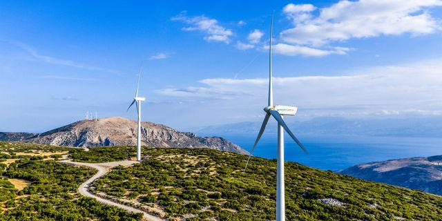 Νέο χωροταξικό για τις ΑΠΕ: Πού μπαίνουν τα όρια σε φωτοβολταϊκά και αιολικά