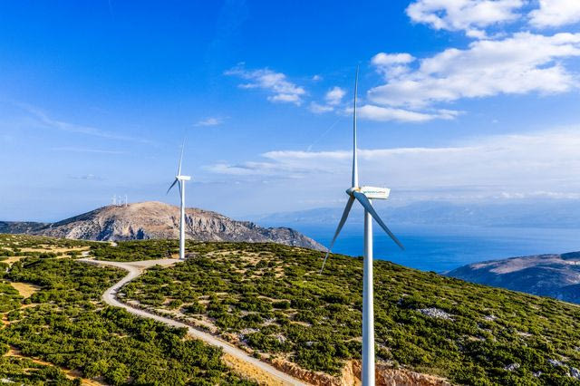 Νέο χωροταξικό για τις ΑΠΕ: Πού απαγορεύονται φωτοβολταϊκά και αιολικά