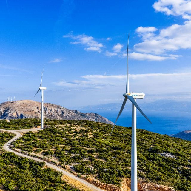 Νέο χωροταξικό για τις ΑΠΕ: Πού απαγορεύονται φωτοβολταϊκά και αιολικά